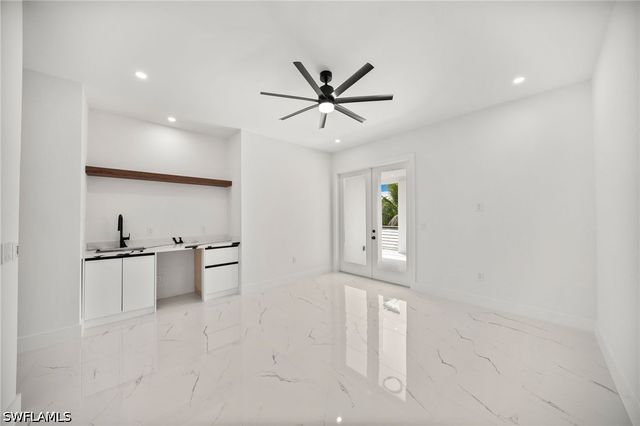 135 7th ST N, Naples, FL 34102