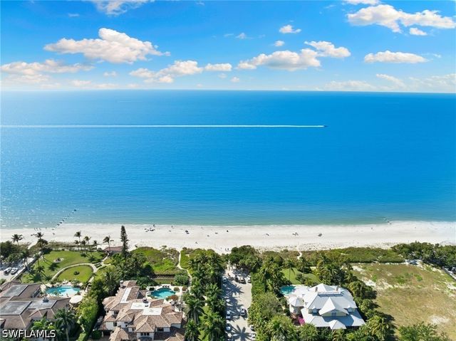 135 7th ST N, Naples, FL 34102