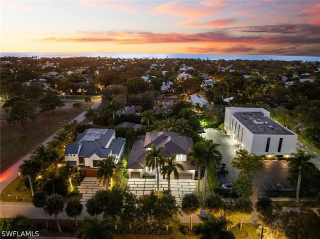 135 7th ST N, Naples, FL 34102