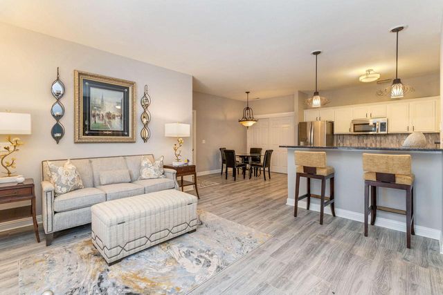 2252 W Vista Bella DRIVE, Oak Creek, WI 53154