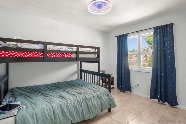 10020 Pino Dr, Lakeside, CA 92040