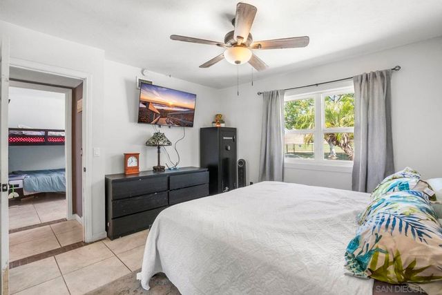 10020 Pino Dr, Lakeside, CA 92040