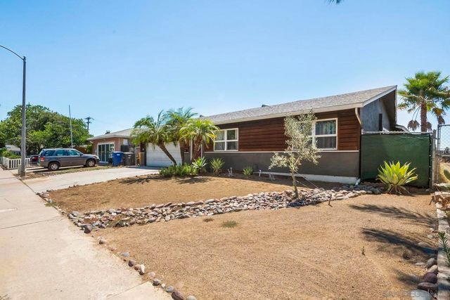 10020 Pino Dr, Lakeside, CA 92040