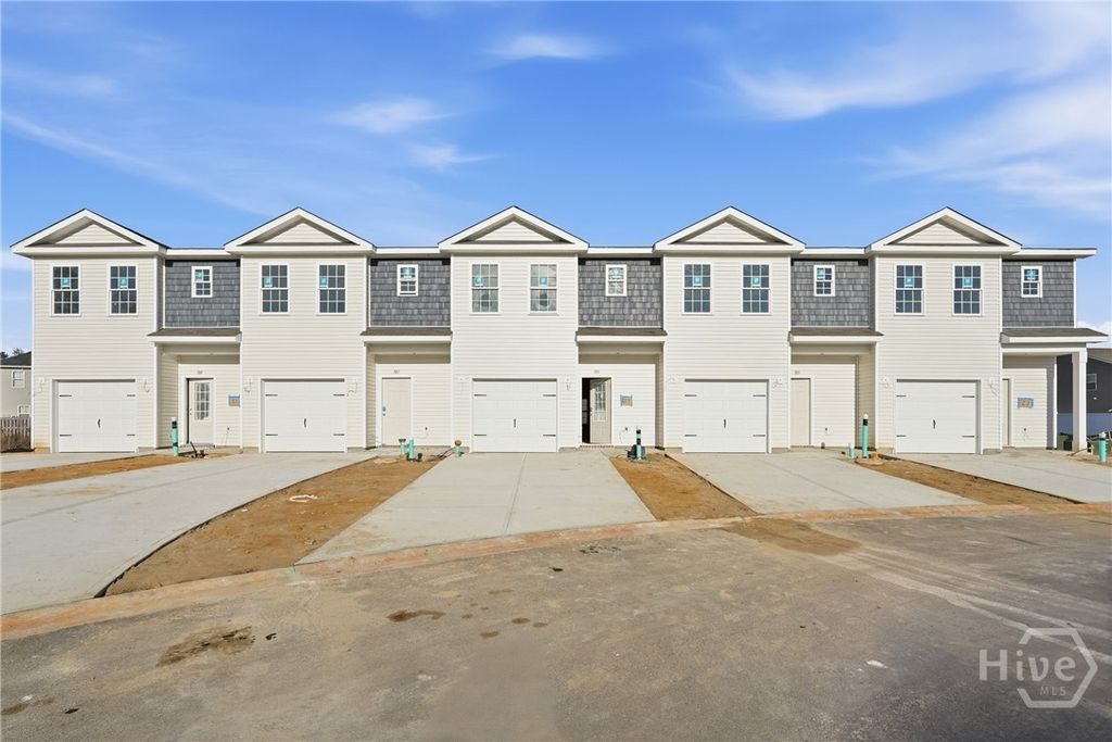 127 Islamorada Lane, Bloomingdale, GA 31302