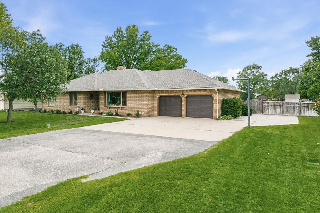 6533 N Rico Road, Wichita, KS 67204