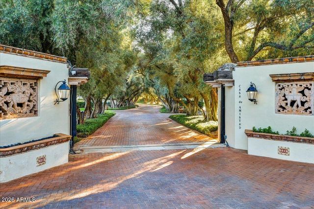 5815 N SAGUARO Road, Paradise Valley, AZ 85253