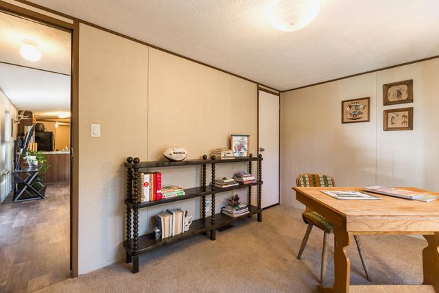 147 McComb Road, Edgewood, NM 87015