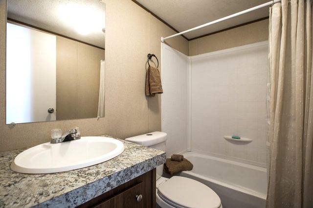 147 McComb Road, Edgewood, NM 87015