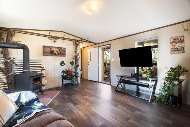 147 McComb Road, Edgewood, NM 87015