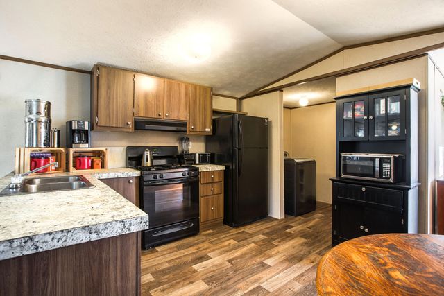 147 McComb Road, Edgewood, NM 87015