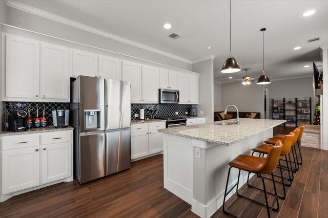 209 W Dallas Street, Mansfield, TX 76063