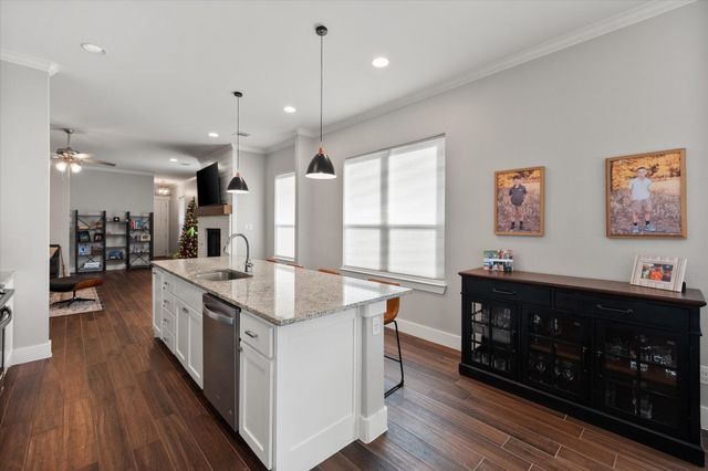 209 W Dallas Street, Mansfield, TX 76063