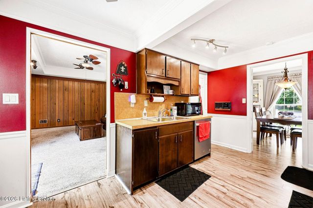 8505 Michael Edward Dr, Louisville, KY 40291