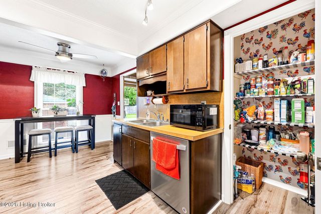 8505 Michael Edward Dr, Louisville, KY 40291