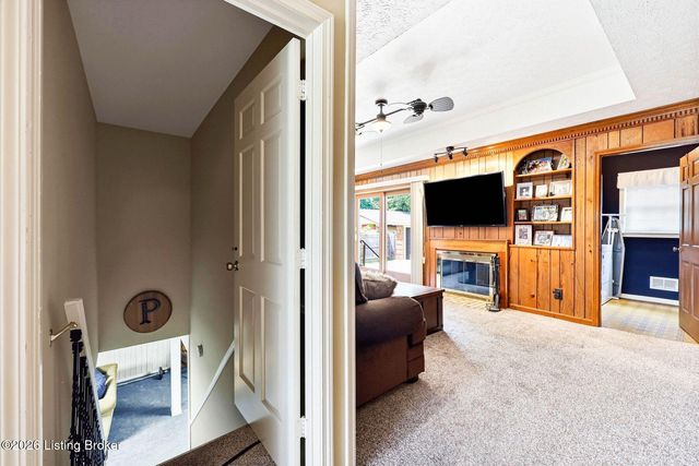 8505 Michael Edward Dr, Louisville, KY 40291