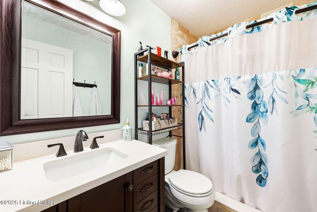 8505 Michael Edward Dr, Louisville, KY 40291