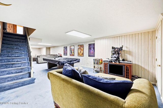 8505 Michael Edward Dr, Louisville, KY 40291