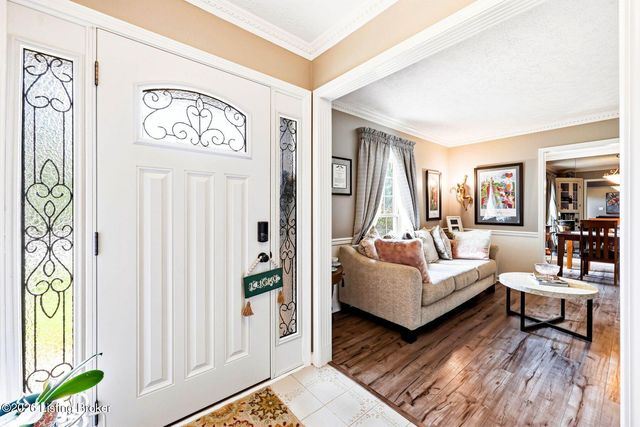8505 Michael Edward Dr, Louisville, KY 40291