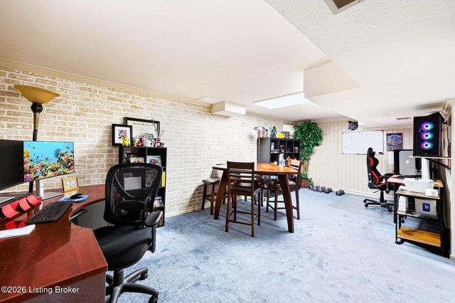 8505 Michael Edward Dr, Louisville, KY 40291