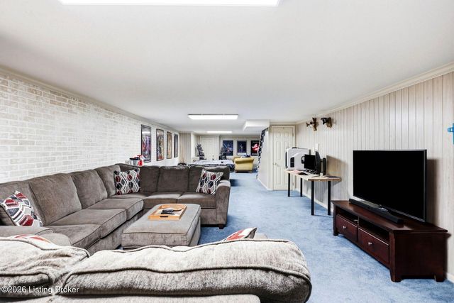 8505 Michael Edward Dr, Louisville, KY 40291