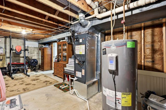 8505 Michael Edward Dr, Louisville, KY 40291