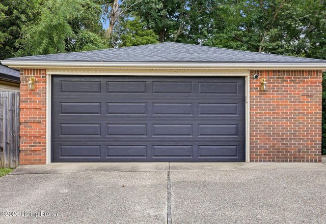 8505 Michael Edward Dr, Louisville, KY 40291