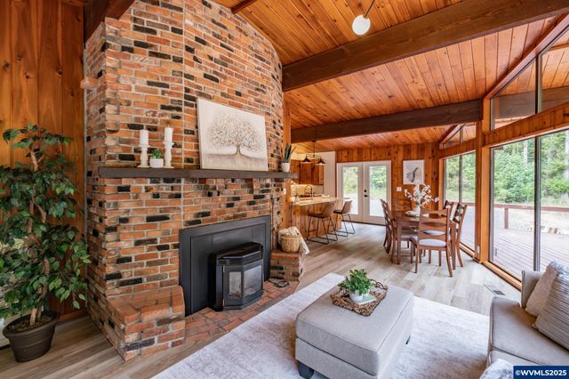 42121 Moran Ln, Lebanon, OR 97355