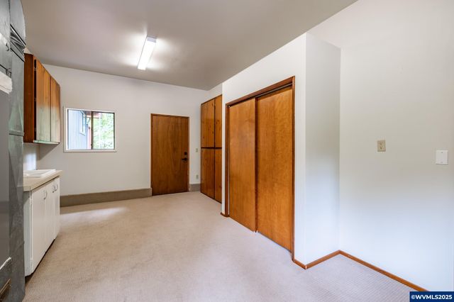 42121 Moran Ln, Lebanon, OR 97355