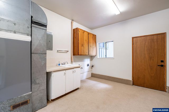 42121 Moran Ln, Lebanon, OR 97355