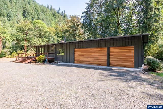 42121 Moran Ln, Lebanon, OR 97355