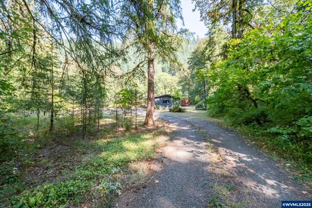 42121 Moran Ln, Lebanon, OR 97355