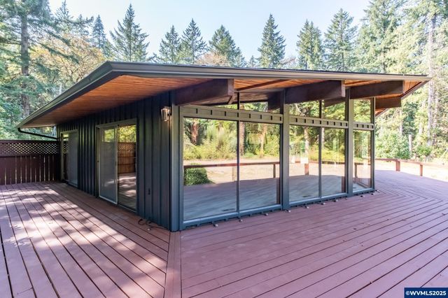 42121 Moran Ln, Lebanon, OR 97355