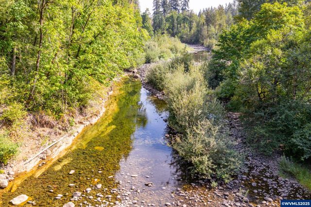 42121 Moran Ln, Lebanon, OR 97355
