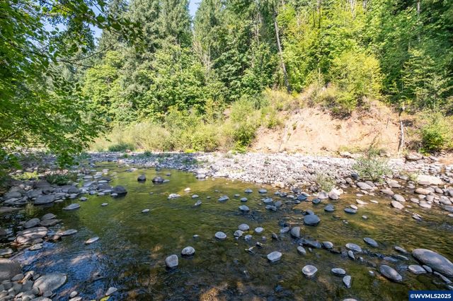42121 Moran Ln, Lebanon, OR 97355