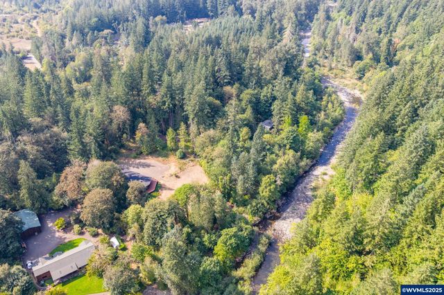 42121 Moran Ln, Lebanon, OR 97355
