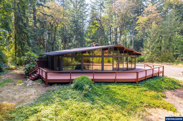 42121 Moran Ln, Lebanon, OR 97355