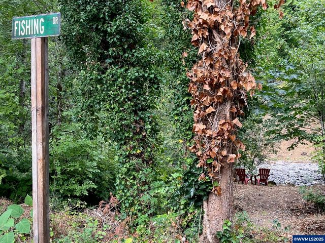 42121 Moran Ln, Lebanon, OR 97355