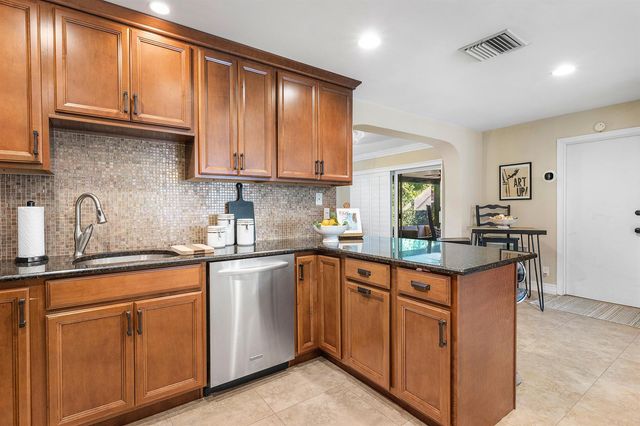 770 NW 3rd Avenue, Boca Raton, FL 33432