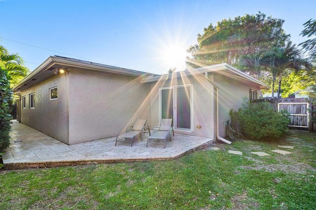 770 NW 3rd Avenue, Boca Raton, FL 33432