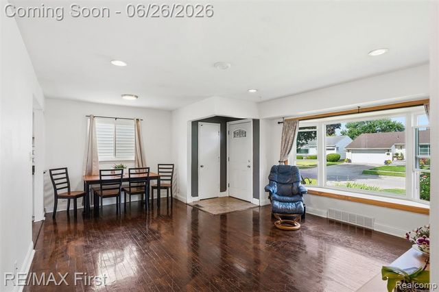 25709 Cubberness Street, Saint Clair Shores, MI 48081