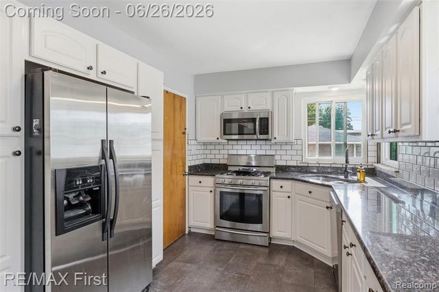 25709 Cubberness Street, Saint Clair Shores, MI 48081