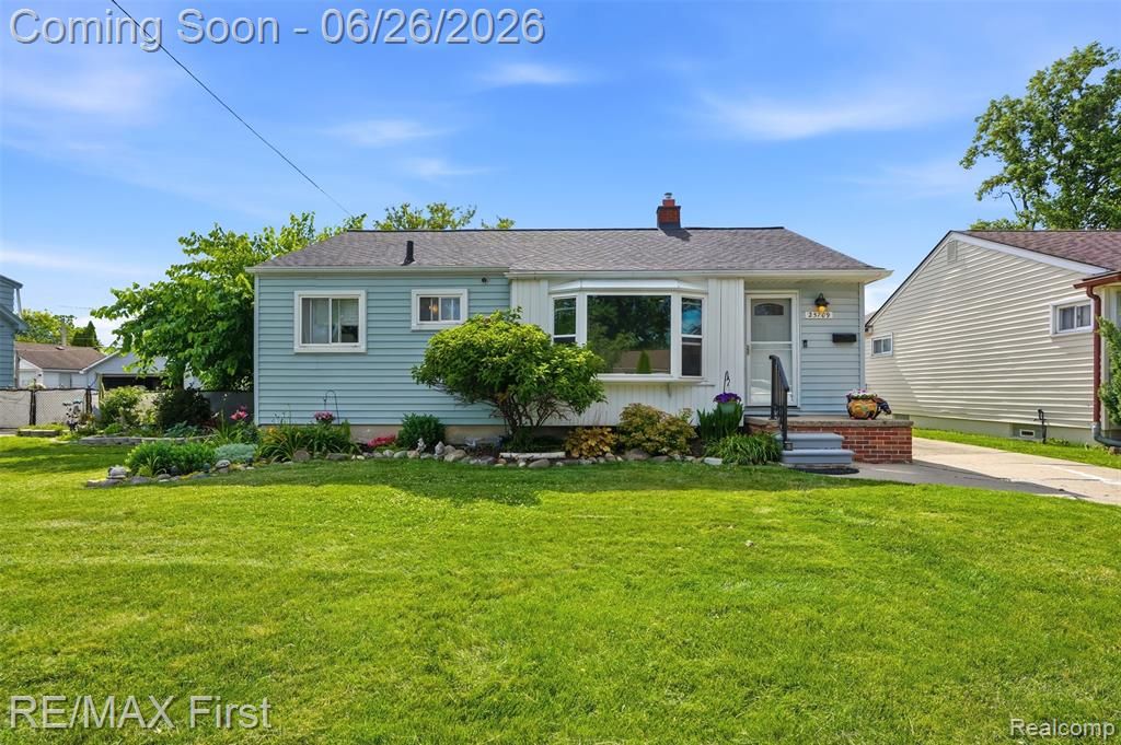 25709 Cubberness Street, Saint Clair Shores, MI 48081