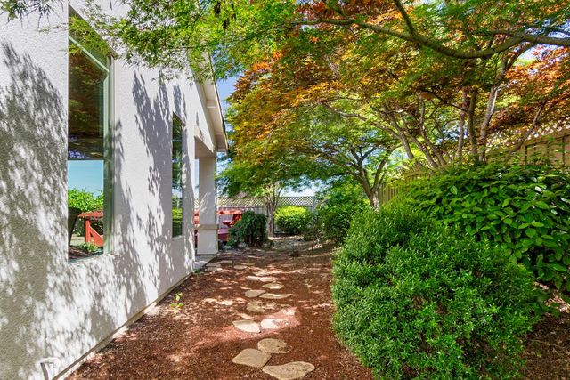 2464 Winding Way, Lincoln, CA 95648