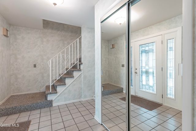 38 Joy Drive, Colonie, NY 12211