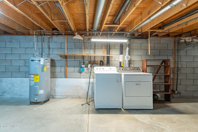 38 Joy Drive, Colonie, NY 12211