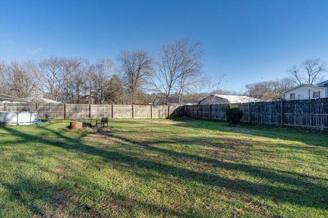 1310 W Sherry Drive, Rossville, GA 30741