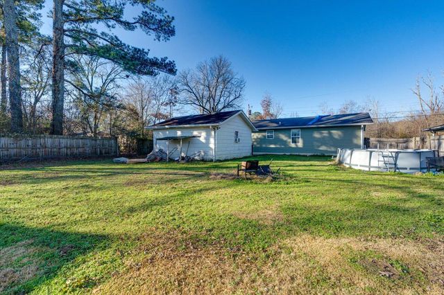 1310 W Sherry Drive, Rossville, GA 30741