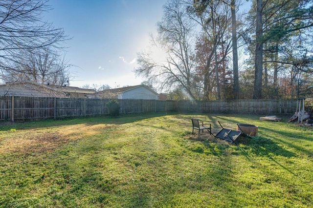 1310 W Sherry Drive, Rossville, GA 30741