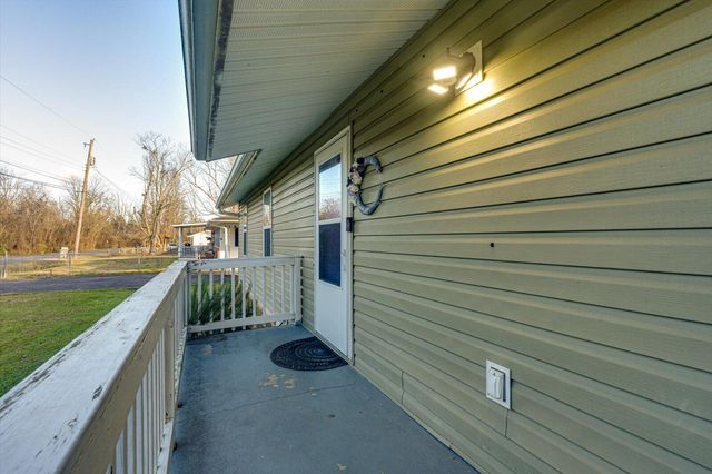 1310 W Sherry Drive, Rossville, GA 30741