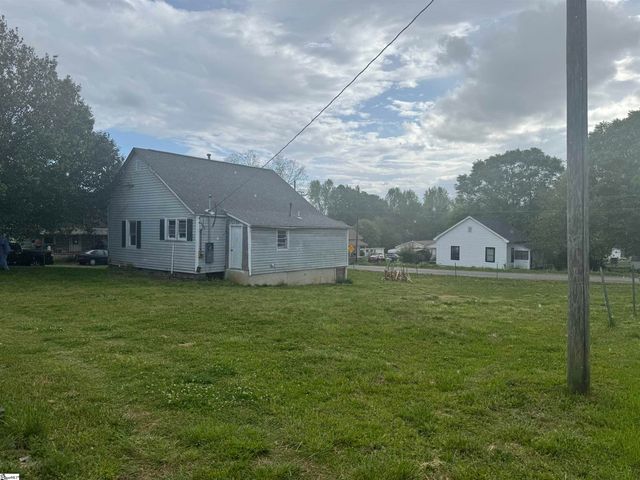 330 B Street, Jonesville, SC 29353